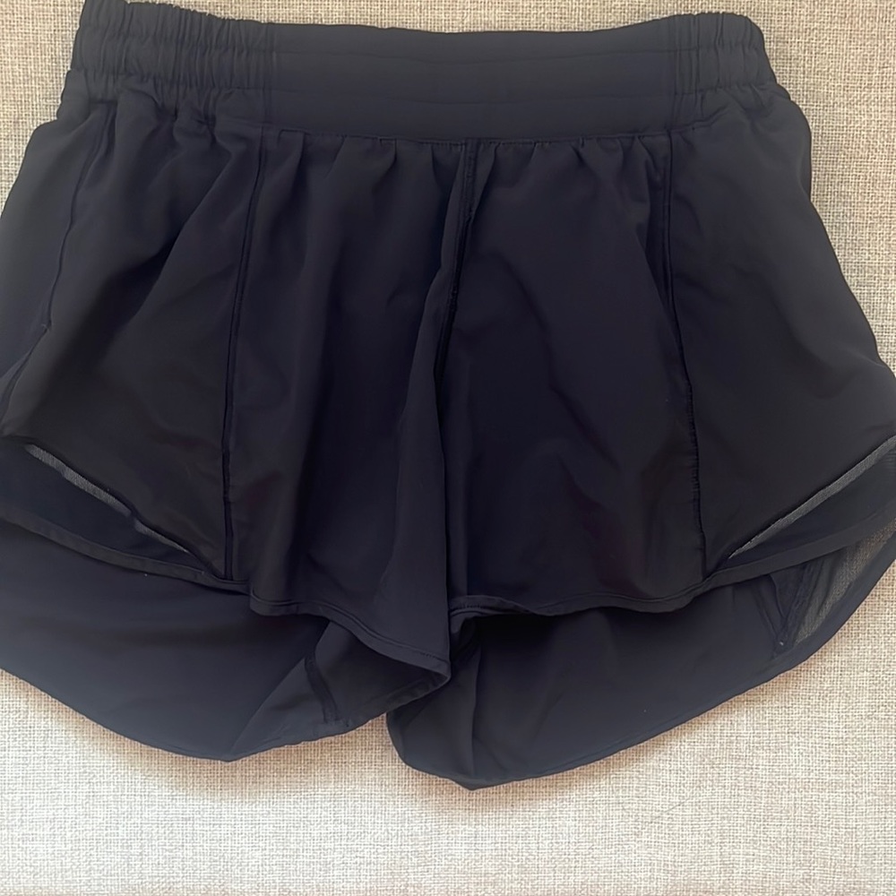 Size 6 4 inch inseam hotty hot shorts